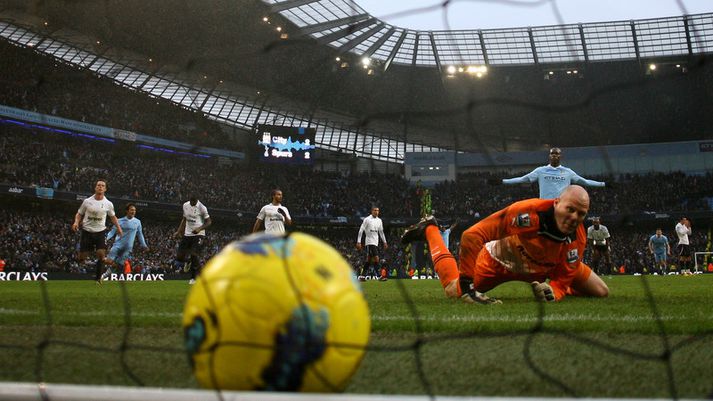 Mario Balotelli skoraði sigurmarkið á móti Tottenham úr víti.