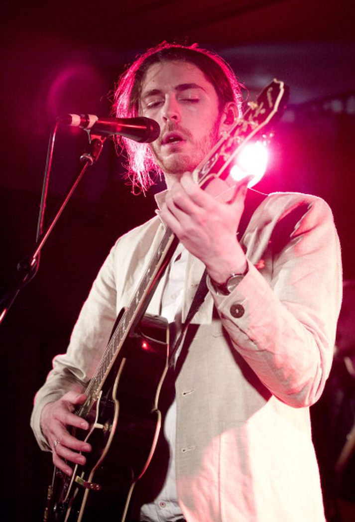 Írski tónlistarmaðurinn Hozier kemur fram á hátíðinni í ár.