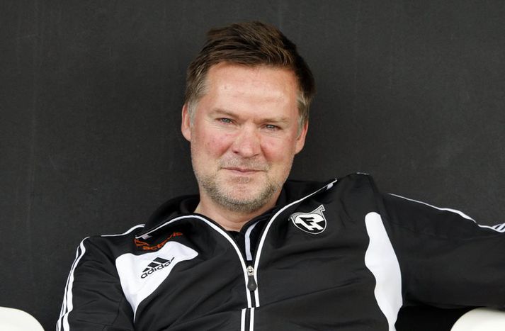 Hemir Guðjónsson, þjálfari FH-inga, þarf ekki að hafa miklar áhyggjur enda er staða liðsins frábær á toppi deildarinnar. 