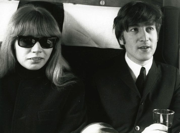 Astrid Kirchherr og John Lennon um árið 1960.