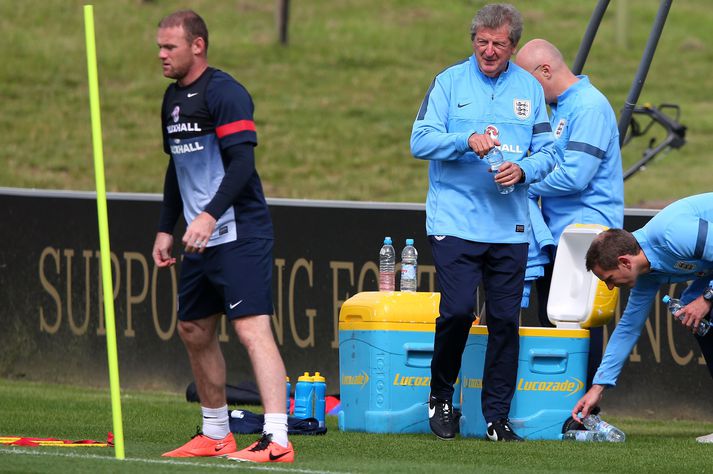 Wayne Rooney og Roy Hodgson á æfingu enska landsliðsins.