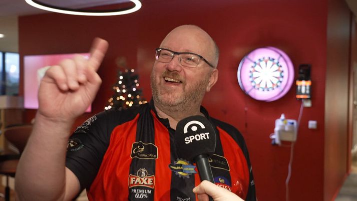 Halli Egils var laufléttur í gær og segir spennuna ekki taka völdin fyrr en hann mæti á svæðið á Bullseye.