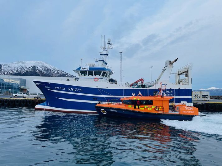 Hildur SH777 fékk veiðarfæri í skrúfuna og óskaði aðstoðar björgunarskips við að komast til hafnar.