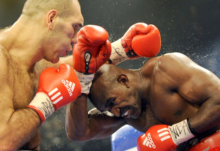Úr bardaga Valuev og Holyfield.