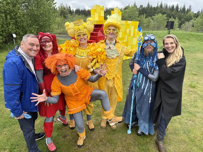 Sigsteinn og Þórunn með litunum í Litalandi. 