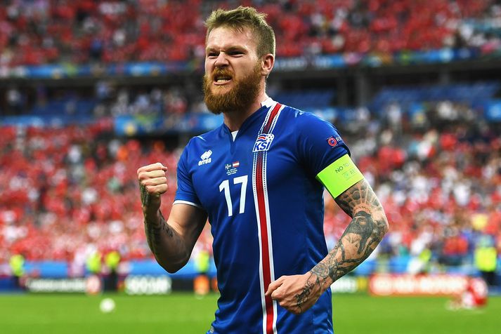 Aron Einar Gunnsson gæti leitt íslenska landsliðið út á völlinn í FIFA 18.