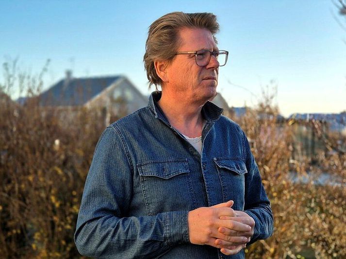 Eiríkur Bergmann prófessor í stjórnmálafræði segir mikilvægara að formenn nýrra ríkisstjórnarflokka vinni vel saman en hverjir nákvæmlega skipi hvaða ráðherrastóla.
