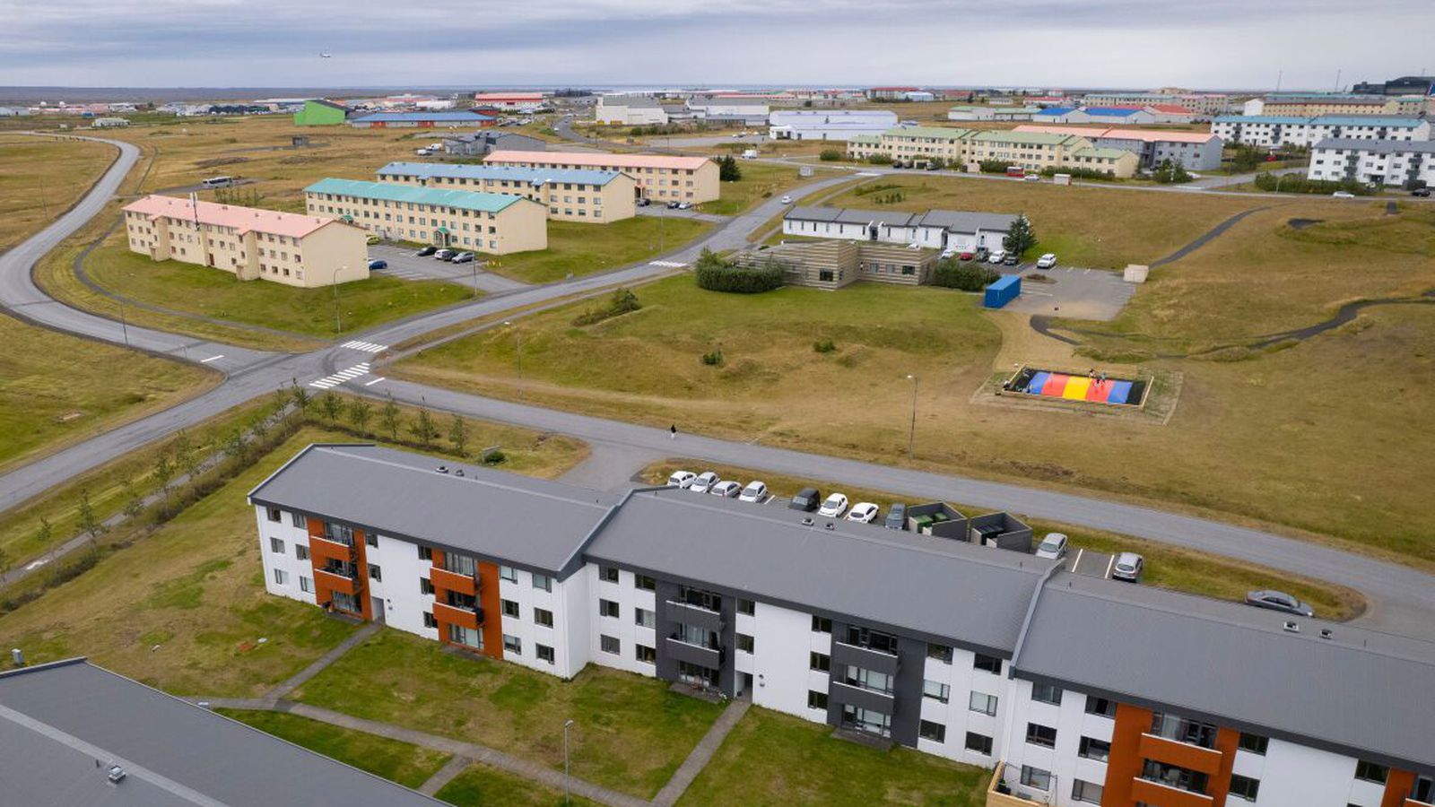 Á­kærður fyrir að taka son sinn háls­taki