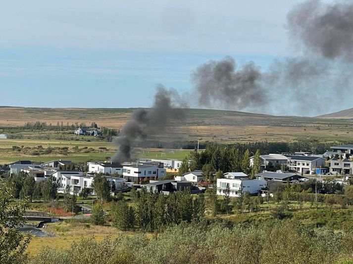 Frá vettvangi eldsvoðans í dag.