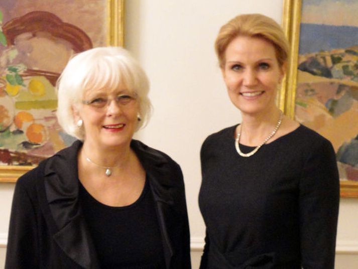 Helle Thorning-Schmidt og Jóhanna Sigurðardóttir á góðri stundu.