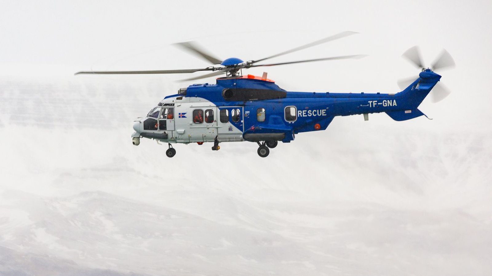 Tvær þyrlur sækja fjóra eftir al­var­legan á­rekstur á Fagur­hóls­mýri