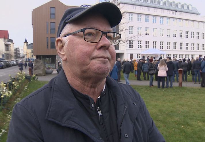 Helgi Pétursson er formaður Landssambands eldri borgara, segir að aldrei hafi jafn mörgum verið lofað jafn miklu jafn oft eins og eldra fólki á Íslandi.