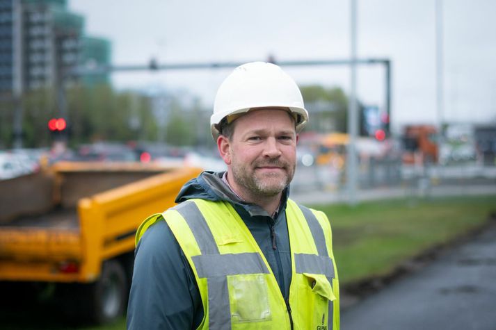 Framkvæmdunum er ætlað að auka öryggi þeirra sem fara ferðir sínar gangandi og hjólandi.