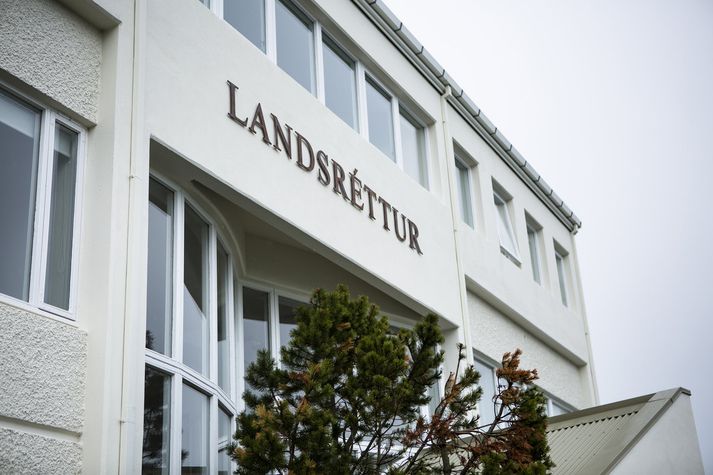 Landsréttur.