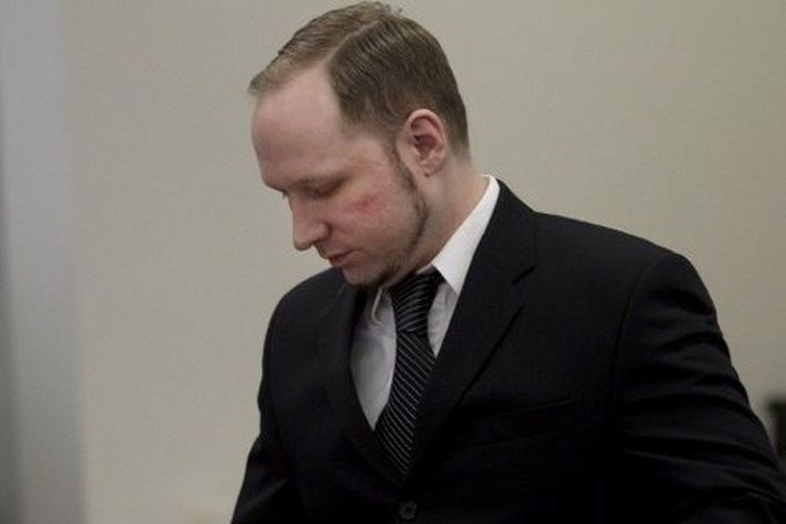 Fjöldamorðinginn Anders Behring Breivik mætti fyrir rétt í morgun.