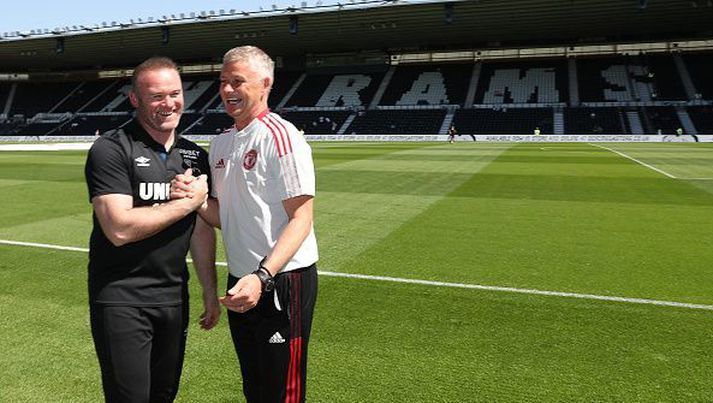 Rooney og Solskjær voru léttir fyrir leikinn.