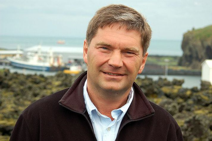 Eyjamenn hafa þurft að verða sér úti um lunda að norðan vegna veiðibanns í Vestmannaeyjum. Páll Scheving Ingvarsson, formaður þjóðhátíðarnefndar, segir lundann ómissandi hluta af hátíðinni.