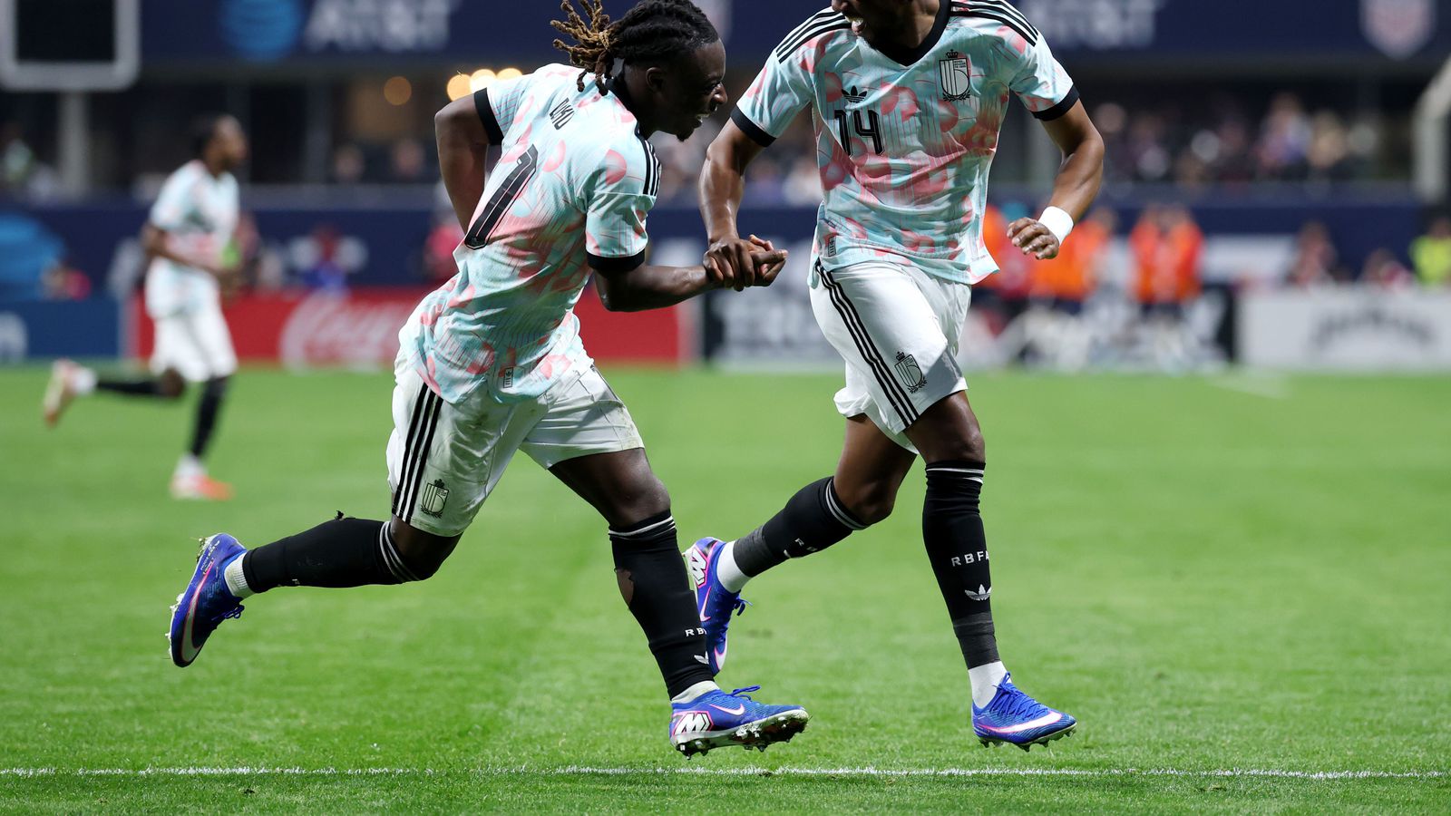 Banda­ríska lands­liðið var niður­lægt í seinni hálf­leik