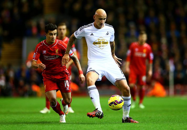 Shelvey í leiknum við Liverpool.