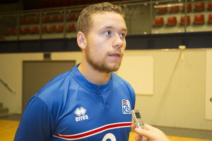 Sverrir Ingi var fyrirliði U21-árs landsliðsins, en leikur nú með Lokeren.