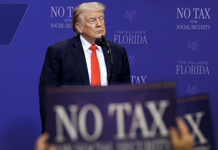 Donald Trump útskýrði ekki nánar hvernig Evrópusambandið er ekki að standa við sinn hluta samningsins. 