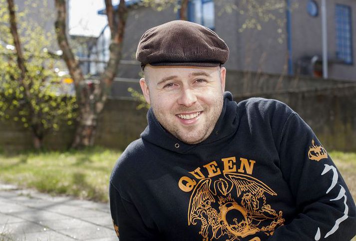 Dýrkar Queen Atli Þór verður með vikuleg innslög um sveitina Queen í Virkum morgnum á Rás 2. Fréttablaðið/anton