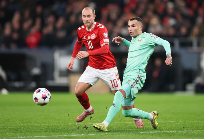 Maks Ebong og Christian Eriksen berjast í Kaupmannahöfn í kvöld.