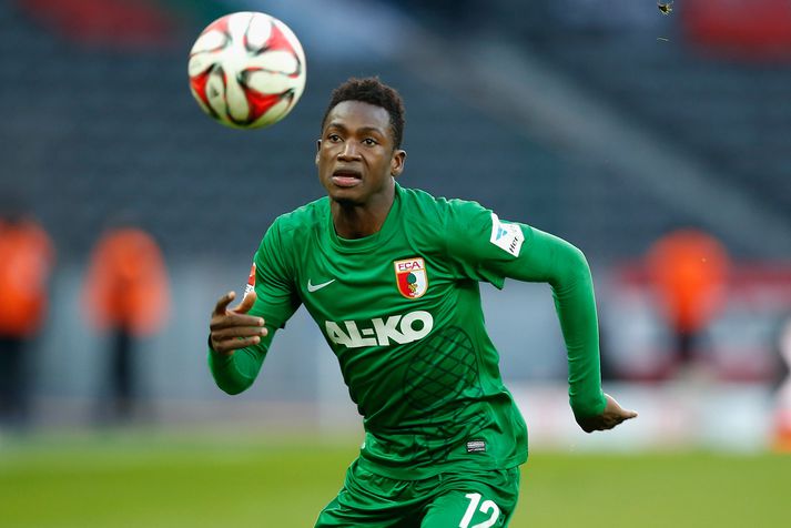 Baba Rahman í leik með Augsburg á síðasta tímabili.