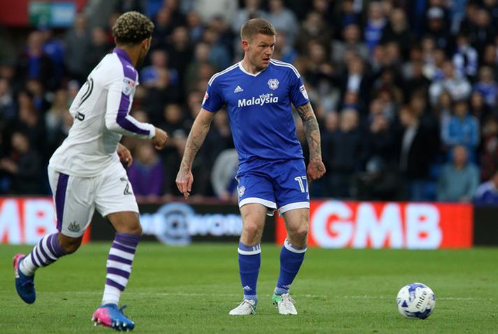 Aron Einar var á sínum stað á miðjunni hjá Cardiff.