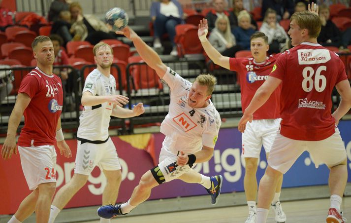 Leiktíðin er að hefjast í Olís-deildunum í handbolta. Rýnt verður í liðin í deildunum í Seinni bylgjunni í kvöld.