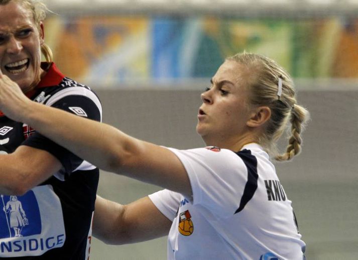 Karen Knútsdóttir í leiknum gegn Noregi í gær.