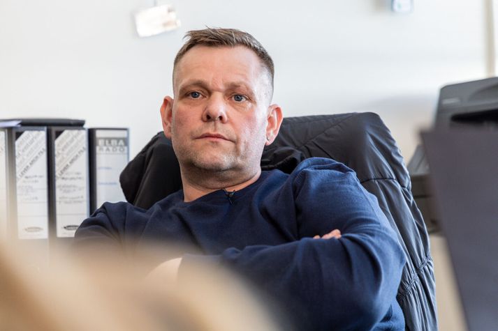 Guðmundur Ingi Þóroddsson er formaður Afstöðu, félag aðstandenda fanga, hefur talað fjálglega um að hann sé litinn hornauga vegna bakgrunns síns og hefur Landsmálafélagið Rósin sagt sig úr fulltrúaráði Samfylkingarinnar í Reykjavík.