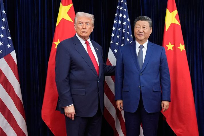 Donald Trump og Xi Jinping hittust í Suður-Kóreu í október en Trump mun ferðast til Kína í apríl.