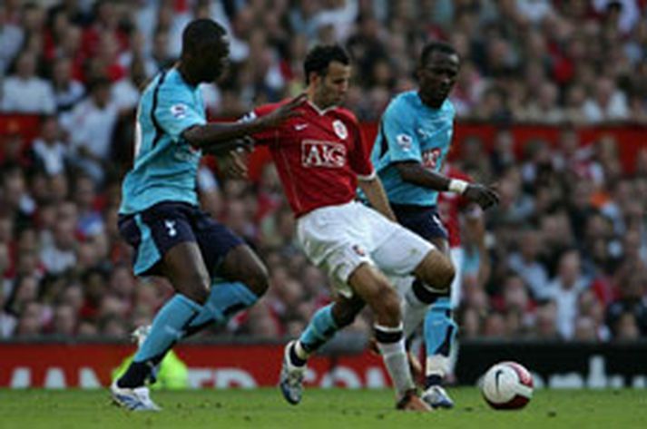 Þrátt fyrir að vera orðinn 33 ára hefur Ryan Giggs sjaldan verið betri.