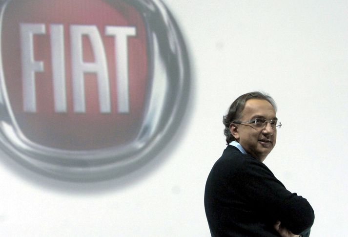 Sergio Marchionne lét það verða sitt fyrsta verk eftir samruna Fiat og Chrysler að færa skrifstofu forstjóra Chrysler í Detroit niður á gólf hjá hönnuðum og verkfræðingum fyrirtækisins.