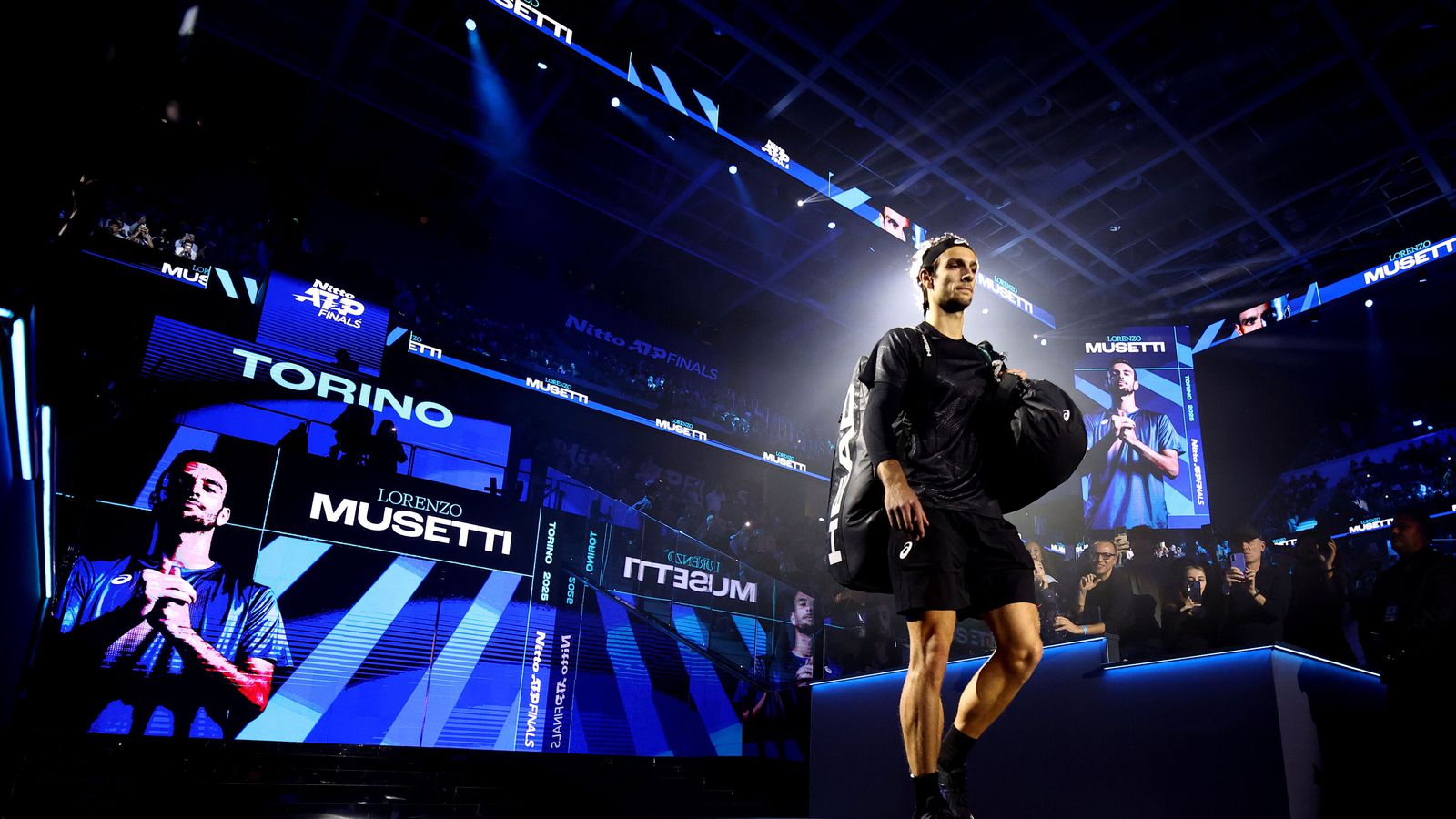 Tveir á­horf­endur létust á mis­munandi tímum á sama leik­vangi