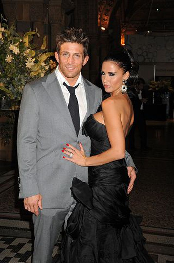 Glamúr Það er ekki mikill glamúr yfir skilnaði Katie Price og Alex Reid, eins þekktasta fjölmiðlapars Bretlands. Price hefur nú leitað til þekkts skilnaðarlögfræðings.
NordicPhotos/Getty