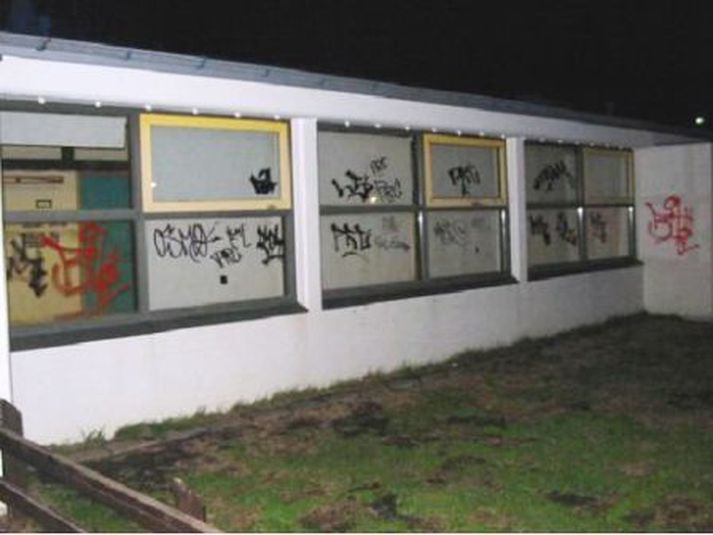 Þetta krot verður seint talist listrænt.