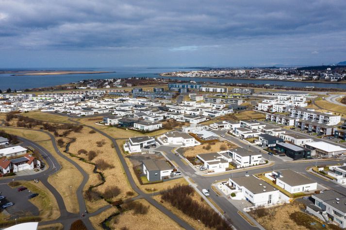 Konan var handtekinn í heimahúsi í Garðabæ. Myndin er úr safni.
