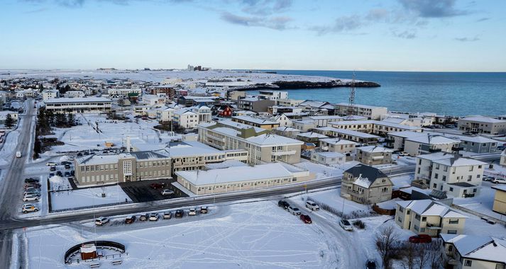 Gustað hefur um Heilbrigðisstofnun Suðurnesja undanfarin misseri. Dæmi eru um að íbúar í Reykjanesbæ leiti frekar til höfuðborgarinnar eftir læknisþjónustu.