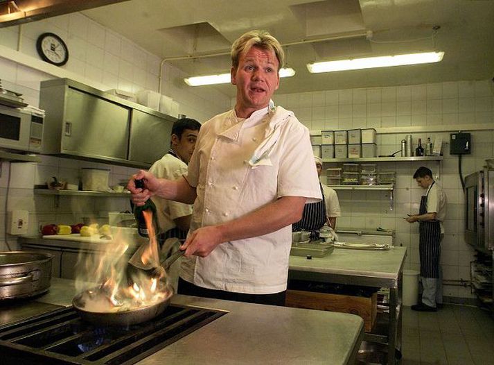 Hjákona í mynd Meint hjákona Gordons Ramsay birtist í raunveruleikaþættinum Hell‘s Kitchen og þykir það skjóta rótum undir þá kenningu að Ramsay hafi brotið hjúskaparheit sín.