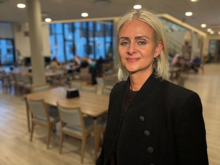 María Fjóla Harðardóttir, forstjóri Hrafnistu, segist stolt af sínu starfsfólki og skjótum viðbrögðum þeirra þegar eldur kom upp í gær.