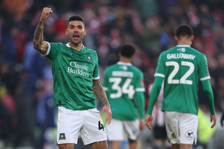 Guðlaugur Victor Pálsson og félagar í Plymouth Argyle eiga enn ágæta möguleika á að bjarga sér frá falli.
