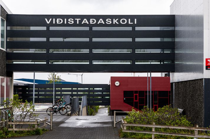 Víðistaðaskóli er í Hafnarfirði.