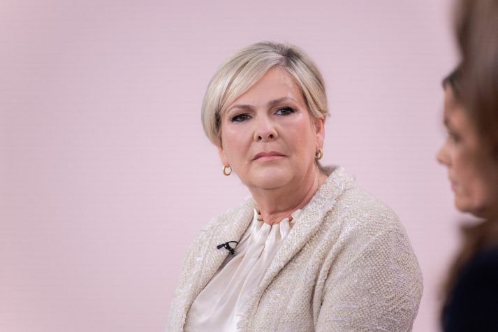 Halla Tómasdóttir er nýr forseti og nú keppast landsmenn við að fylkja sér að baki hennar. Illugi Jökulsson setur á mikla grein þar sem hann segjr nákvæmlega ekkert að því að kosið sé taktískt og það sé ekki Höllu til álitshnekkis.