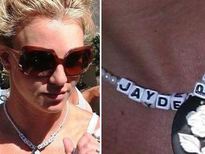 Britney Spears gengur alltaf með hálsmen merkt sonunum Jayden og Preston.