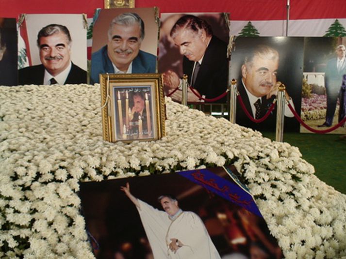 Rafik Hariri er enn afar dáður í Líbanon. Gröf hans í miðborg Beirútborgar er veglega útbúin og einn af helstu ferðamannastöðum þar í borg.