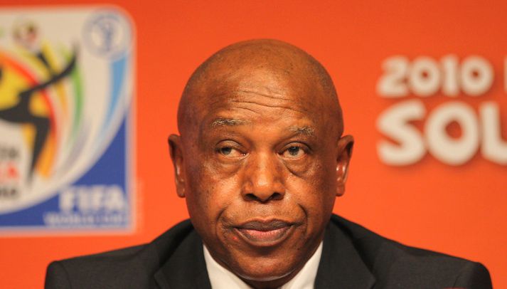 Tokyo Sexwale hefur vakið athygli, ekki síst fyrir skemmtilegt nafn. Hann tók sér nafnið Tokyo ungur að árum þar sem hann var mikill áhugamaður um karate.