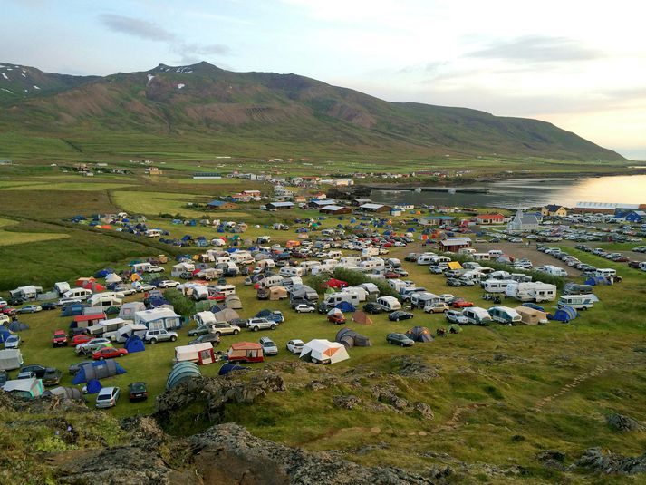 Smekkfullt var á tjaldstæðinu sumarið 2014 þegar veðrið lék við gesti.