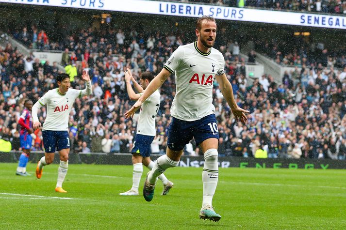 Harry Kane fagnar marki sínu í dag